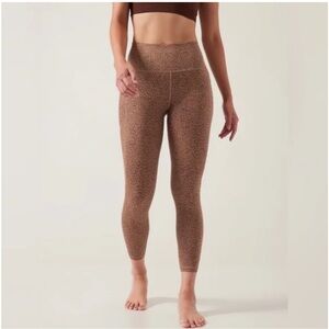 Athleta Salutation Stash 7/8 High Rise Brown Leopard Print Leggings